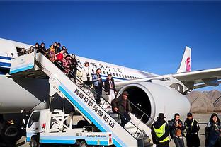 Busquets: Lên máy bay trở về Miami